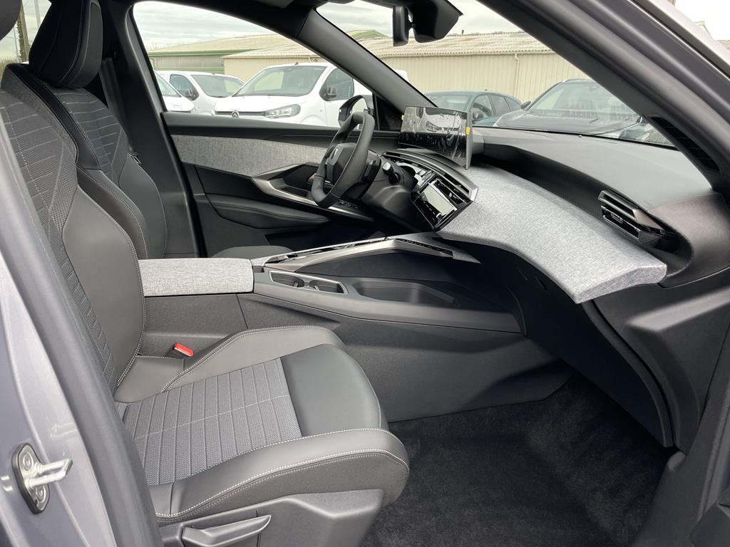 Image de Peugeot 5008 III MILD HYBRID 136 ALLURE E-DCS6