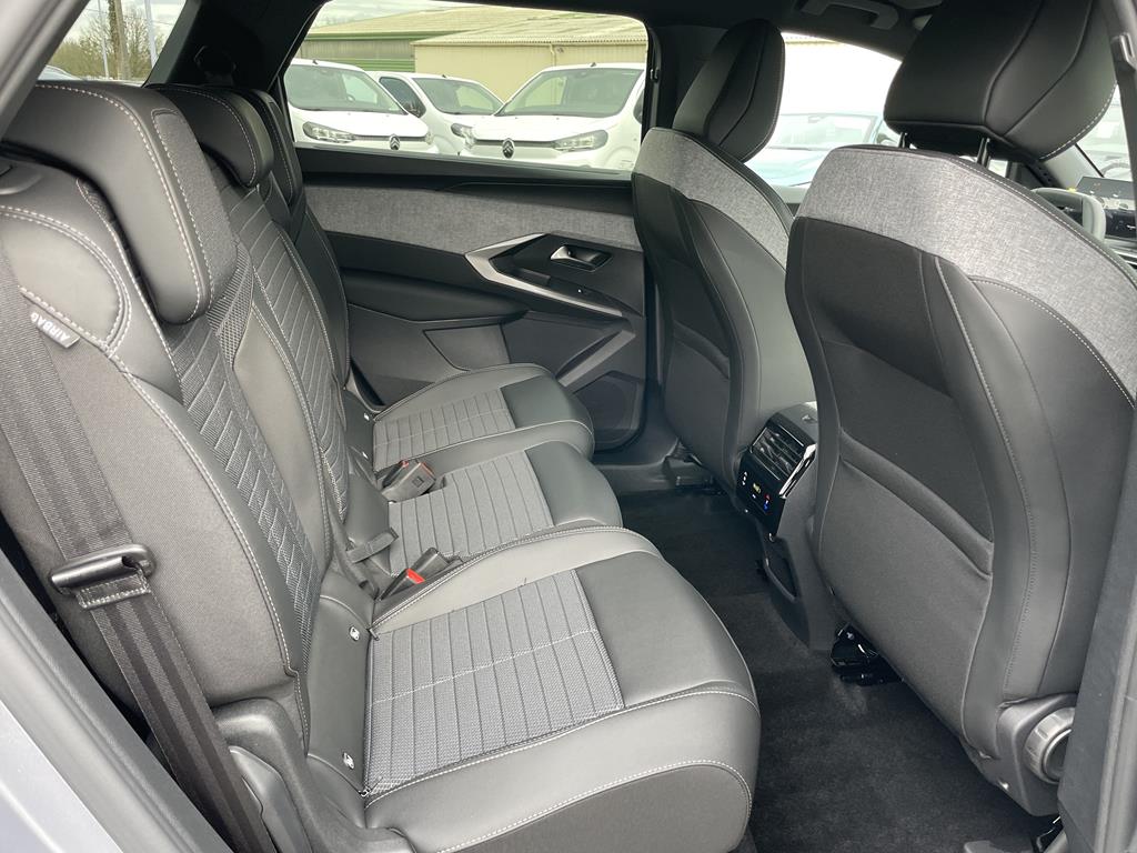 Image de Peugeot 5008 III MILD HYBRID 136 ALLURE E-DCS6