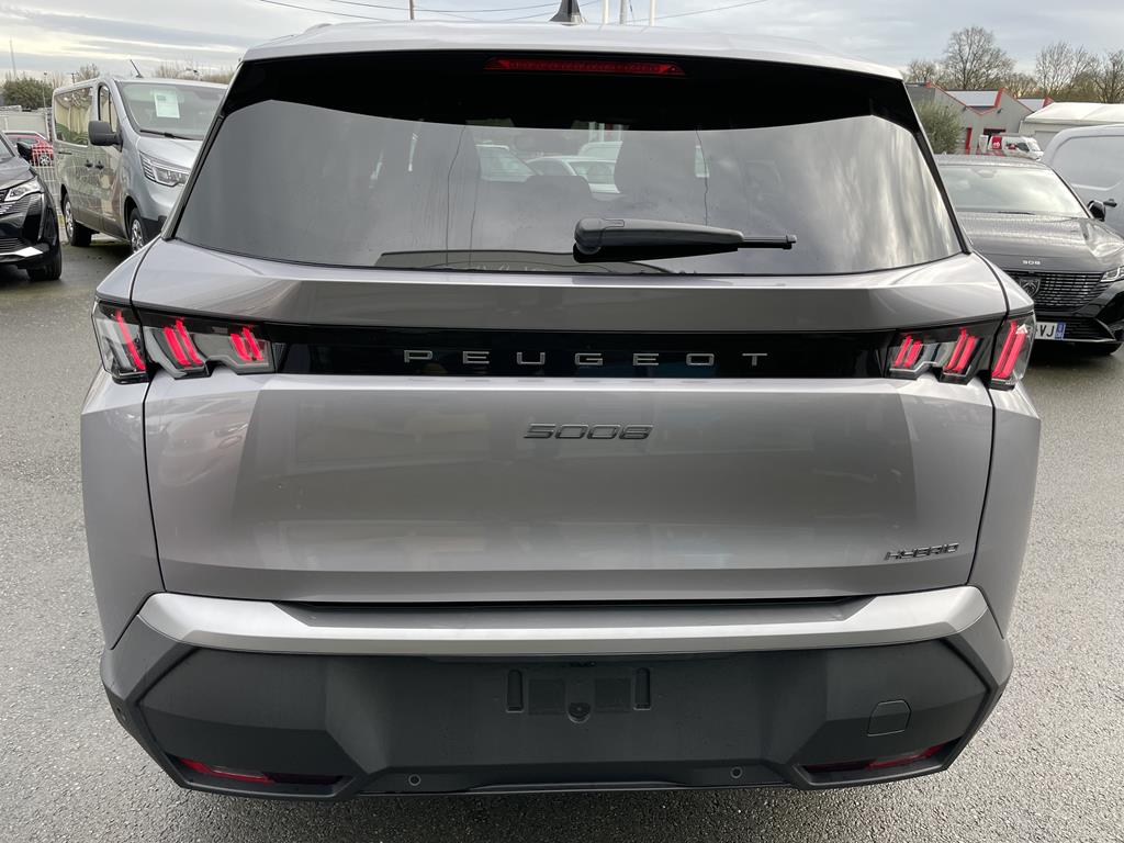 Image de Peugeot 5008 III MILD HYBRID 136 ALLURE E-DCS6