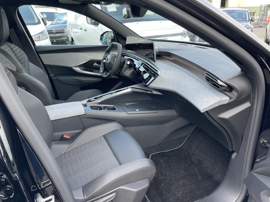 Image de Peugeot 3008 III GT HYBRID 136 e-DCS6