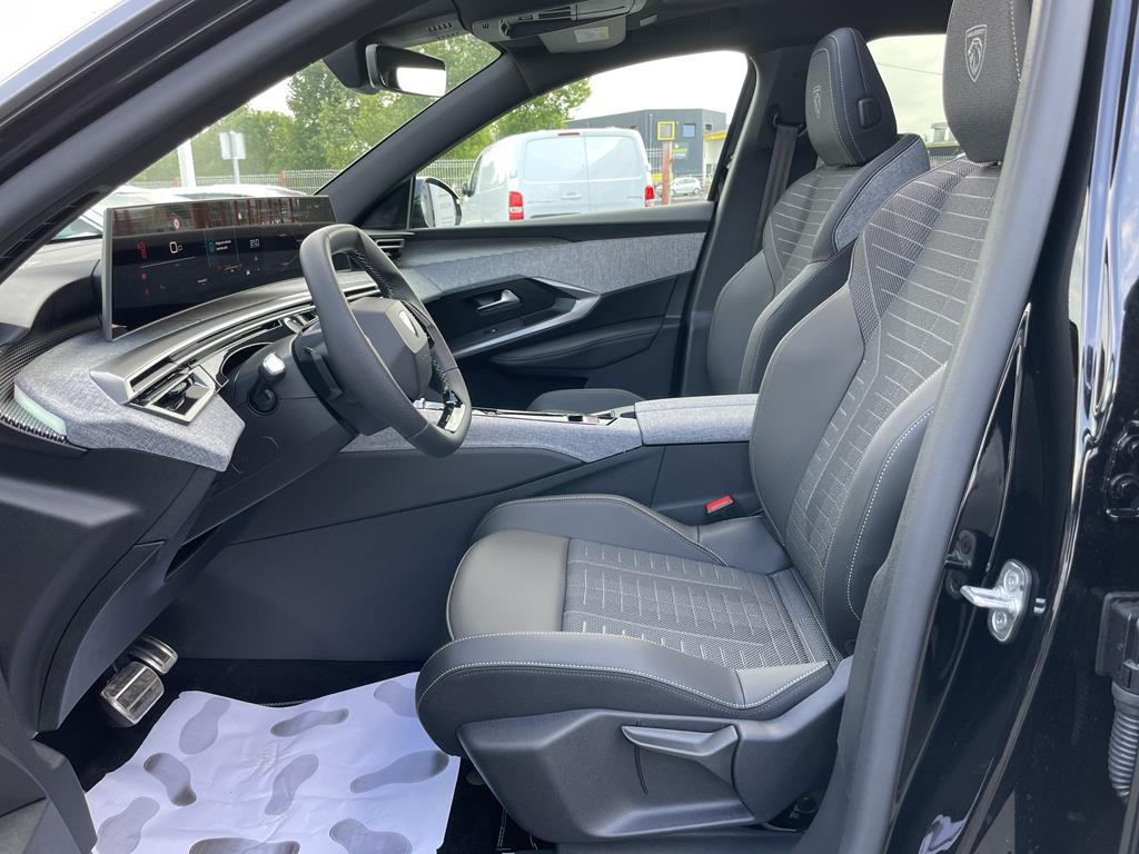 Image de Peugeot 3008 III GT HYBRID 136 e-DCS6
