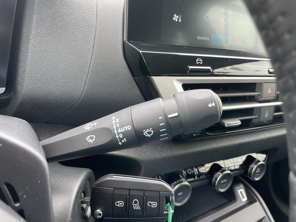 Image de Citroën C4 III Ph2 Plus Hybrid 136 e-DSC6