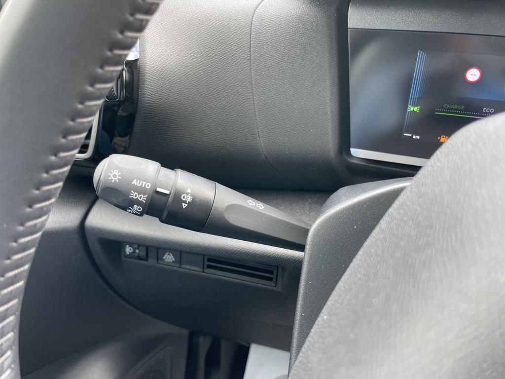 Image de Citroën C4 III Ph2 Plus Hybrid 136 e-DSC6
