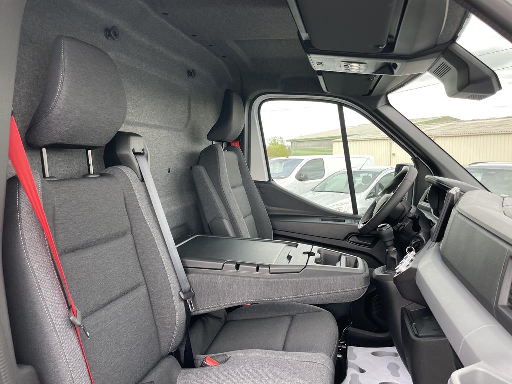 Image de Renault Master 3T5 L2H2 BLUE DCI 150 RED EDITION
