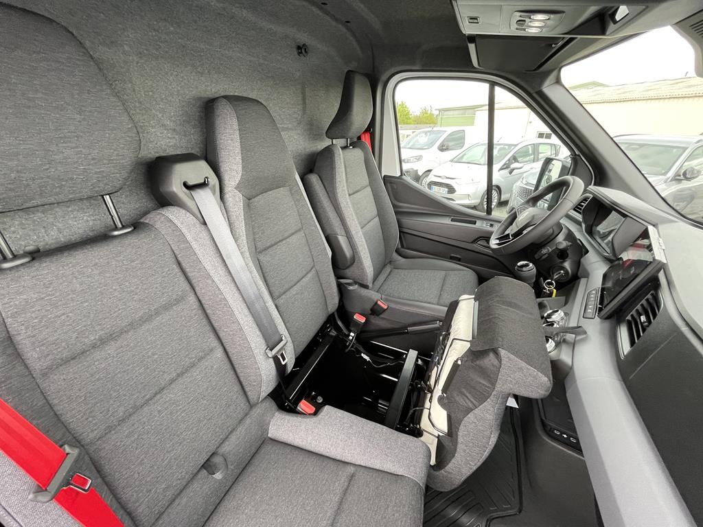 Image de Renault Master 3T5 L2H2 BLUE DCI 150 RED EDITION