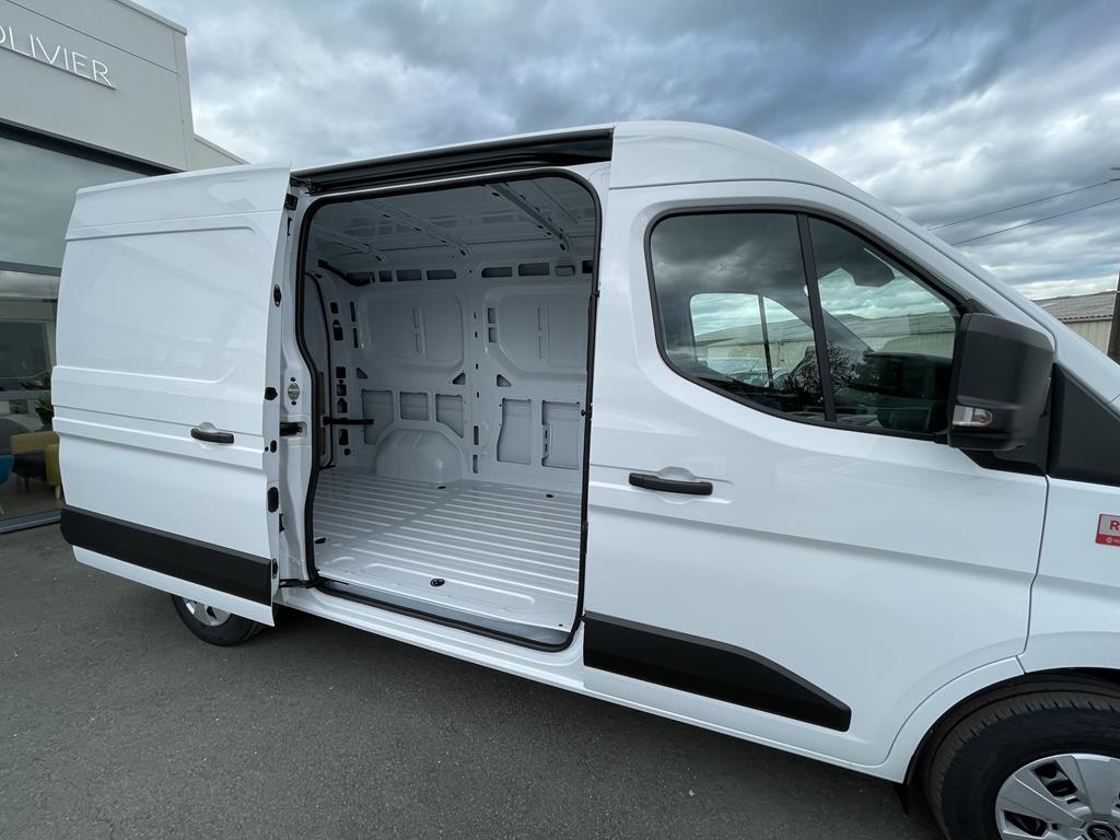 Image de Renault Master 3T5 L2H2 BLUE DCI 150 RED EDITION
