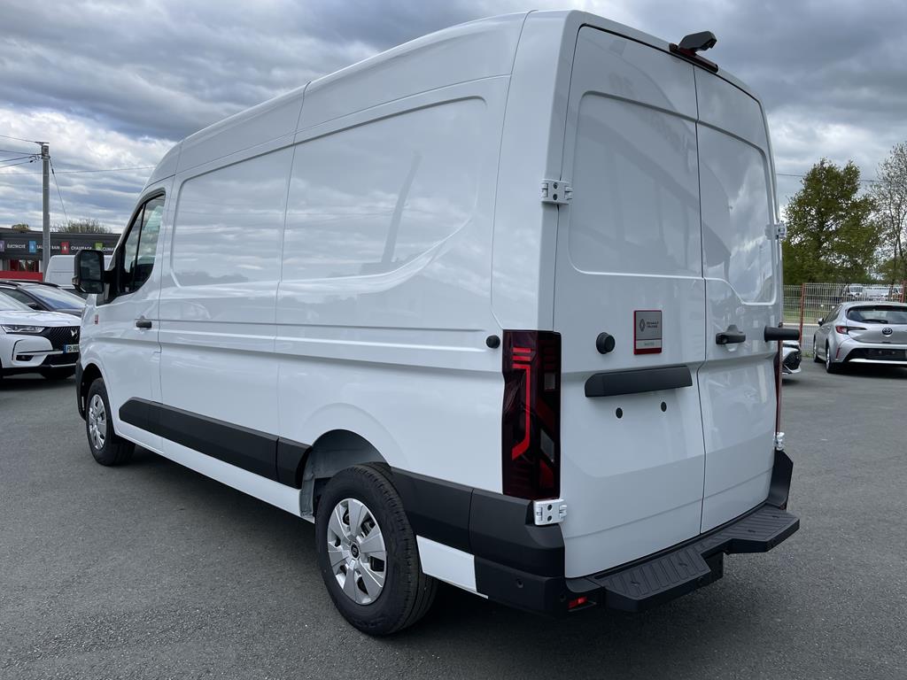 Image de Renault Master 3T5 L2H2 BLUE DCI 150 RED EDITION