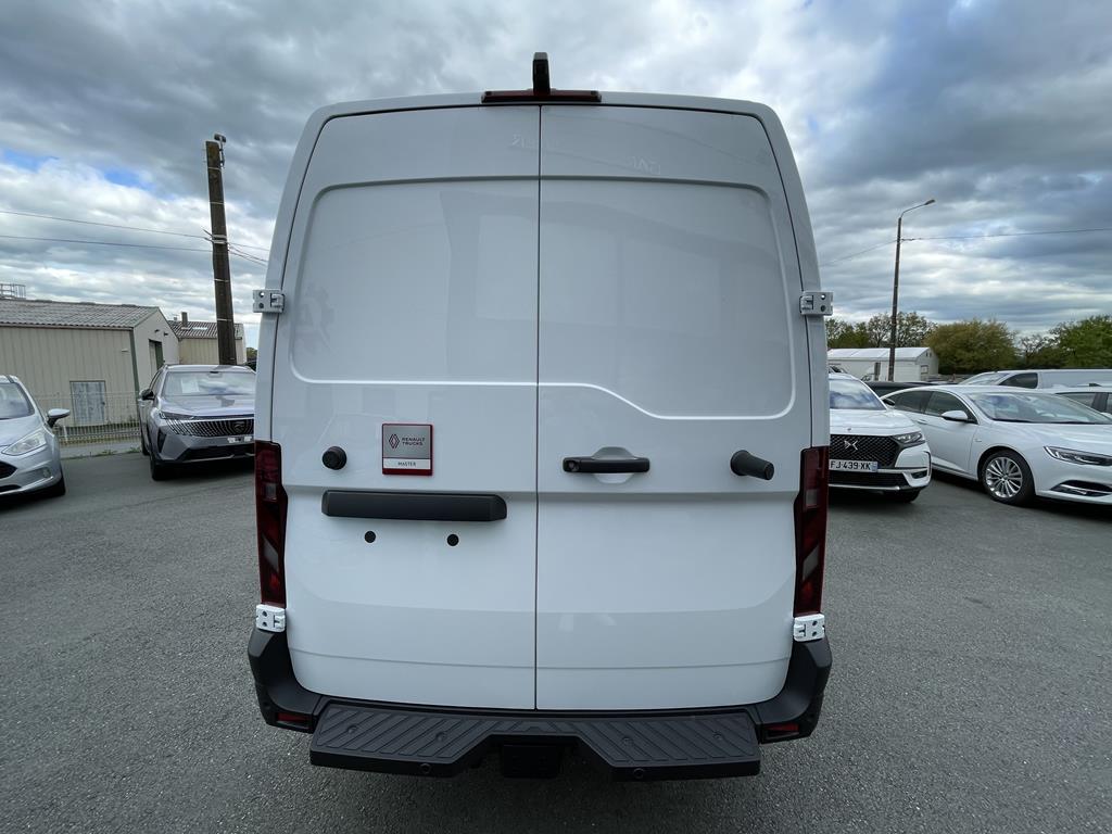 Image de Renault Master 3T5 L2H2 BLUE DCI 150 RED EDITION
