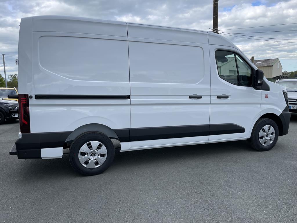 Image de Renault Master 3T5 L2H2 BLUE DCI 150 RED EDITION