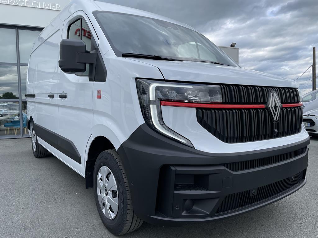 Image de Renault Master 3T5 L2H2 BLUE DCI 150 RED EDITION