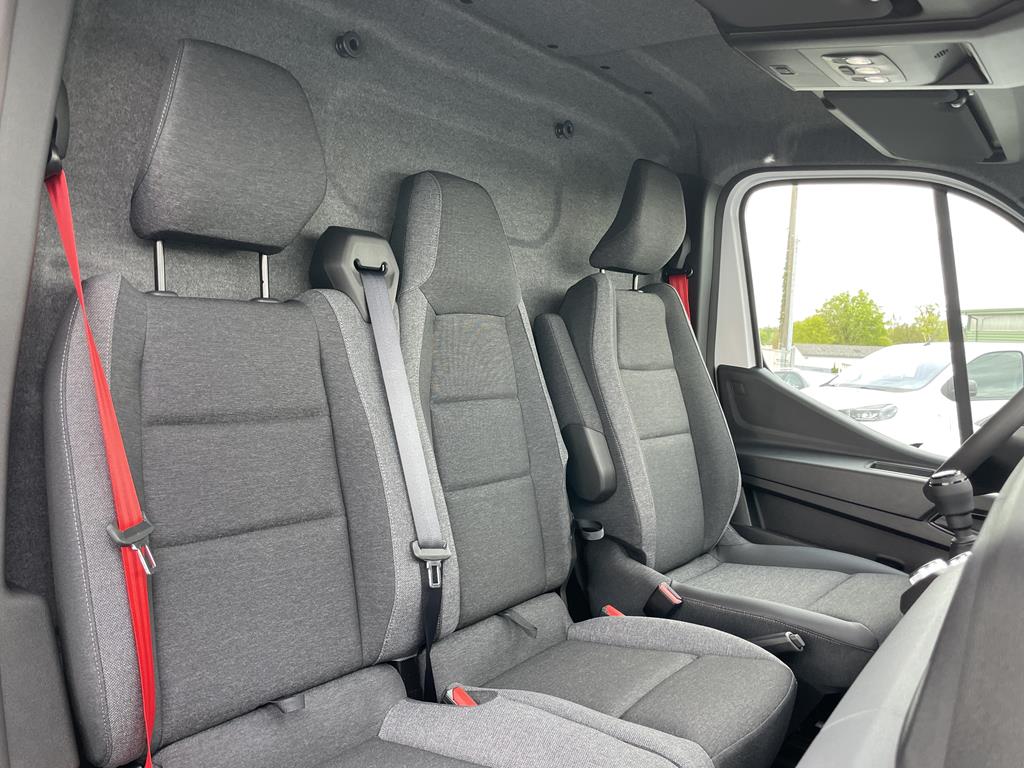 Image de Renault Master 3T5 L2H2 BLUE DCI 150 RED EDITION