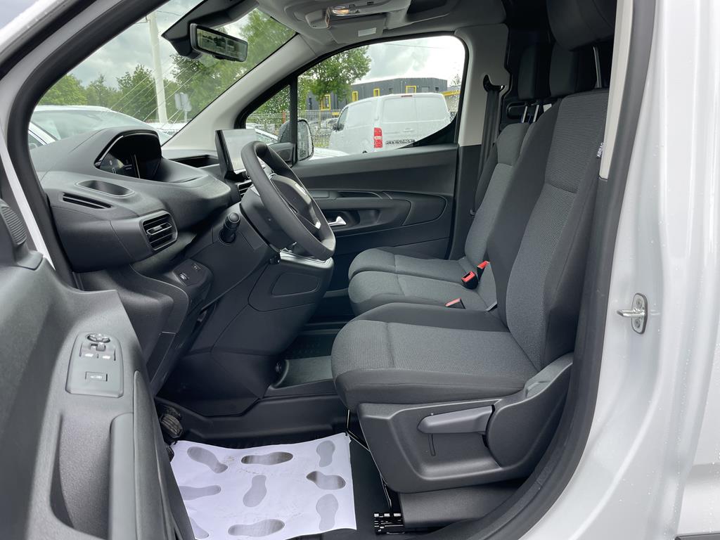 Image de Peugeot Partner FOURGON TAILLE M 650KG BLUEHDI 100