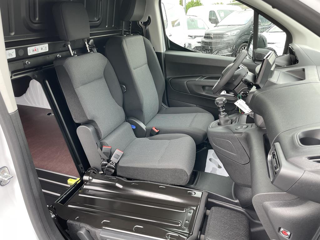 Image de Peugeot Partner FOURGON TAILLE M 650KG BLUEHDI 100