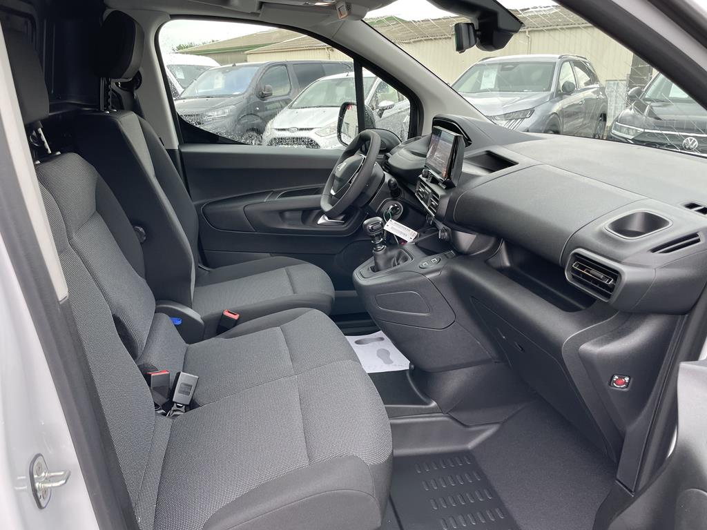 Image de Peugeot Partner FOURGON TAILLE M 650KG BLUEHDI 100
